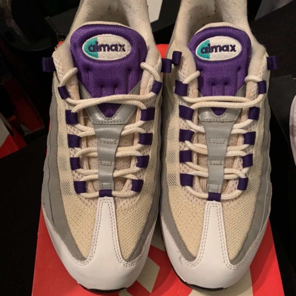 Air max 95 GRAPE men’s 9.5 / woman’s 11